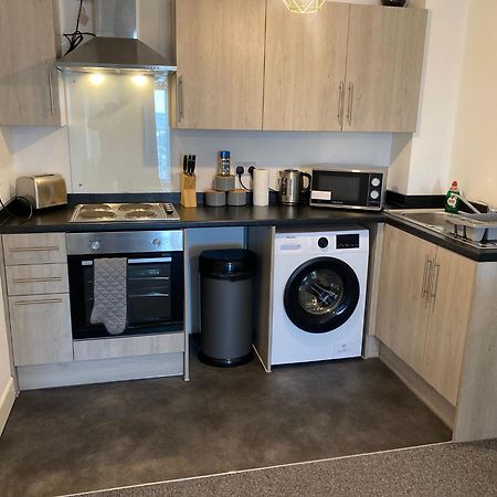 Livestay-New Private Apartment Building Minutes From Heathrow Slough Bagian luar foto