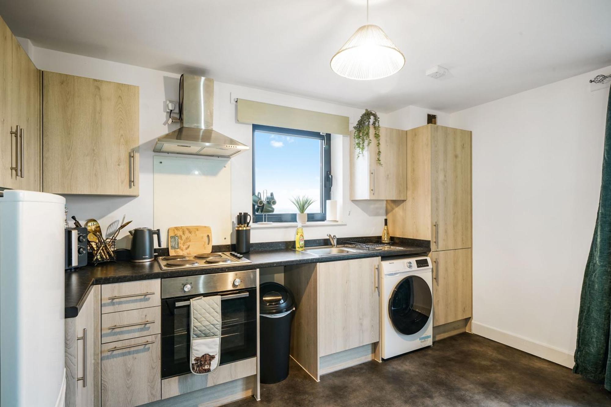 Livestay-New Private Apartment Building Minutes From Heathrow Slough Bagian luar foto