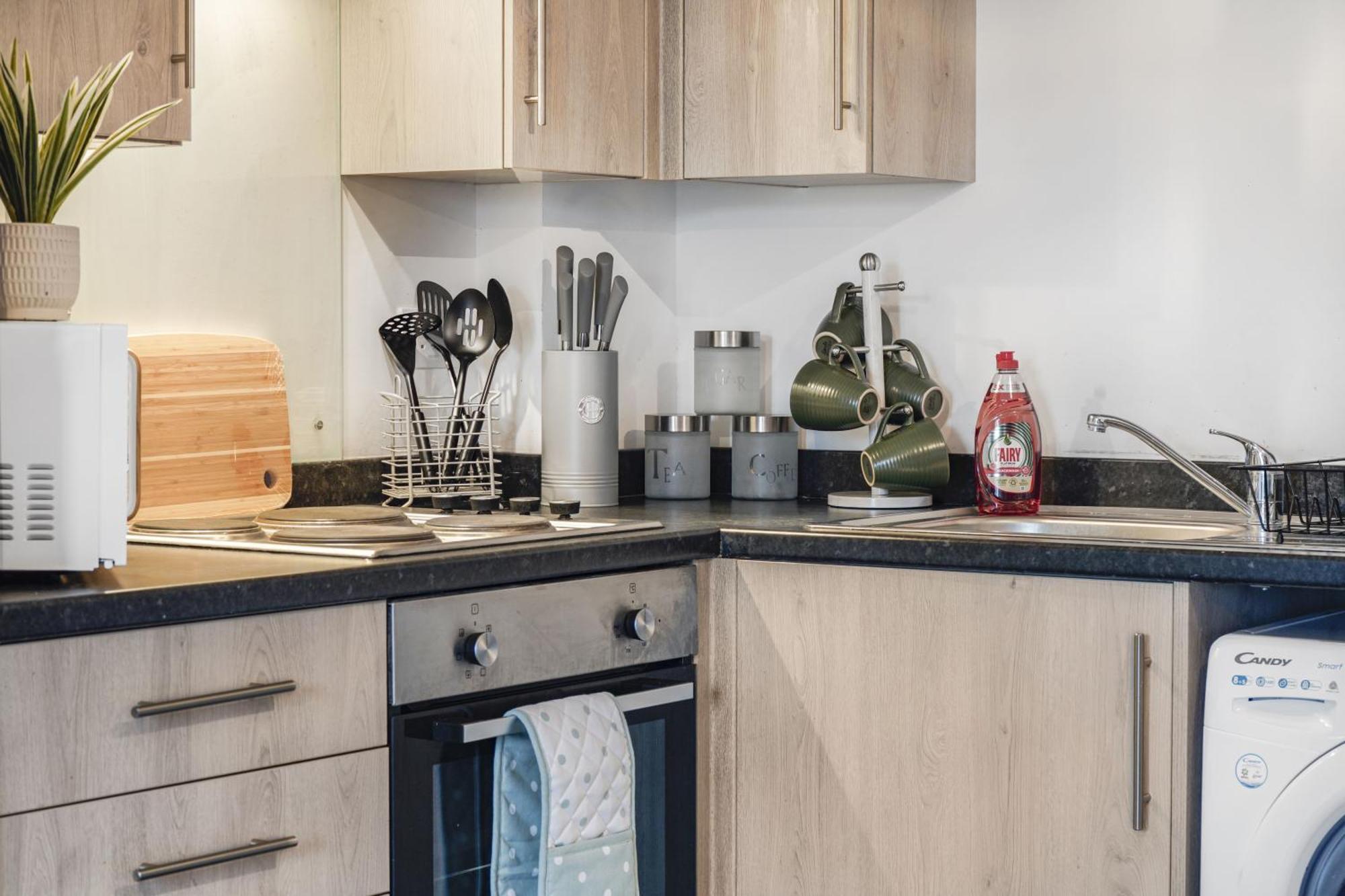 Livestay-New Private Apartment Building Minutes From Heathrow Slough Bagian luar foto