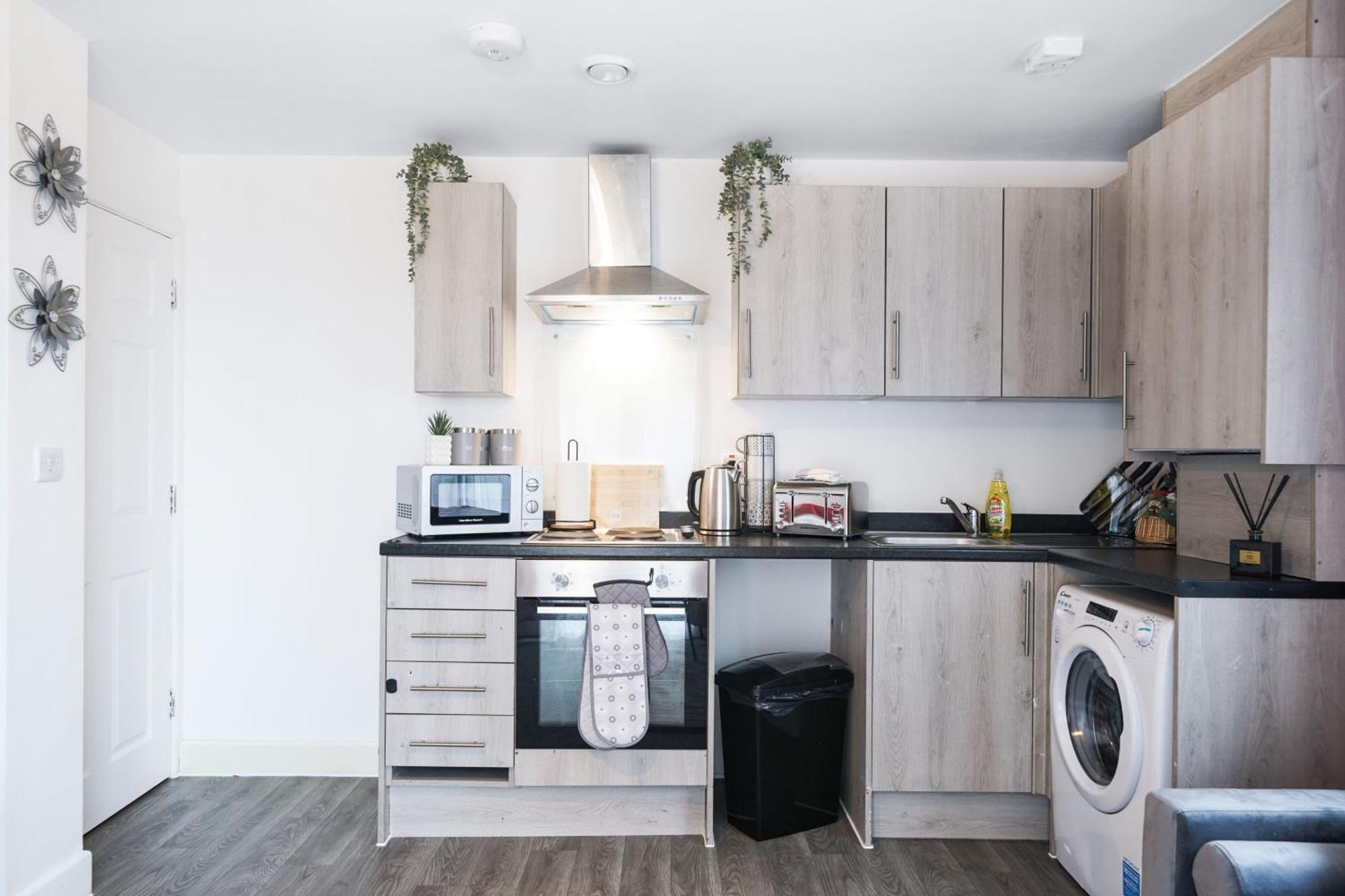 Livestay-New Private Apartment Building Minutes From Heathrow Slough Bagian luar foto