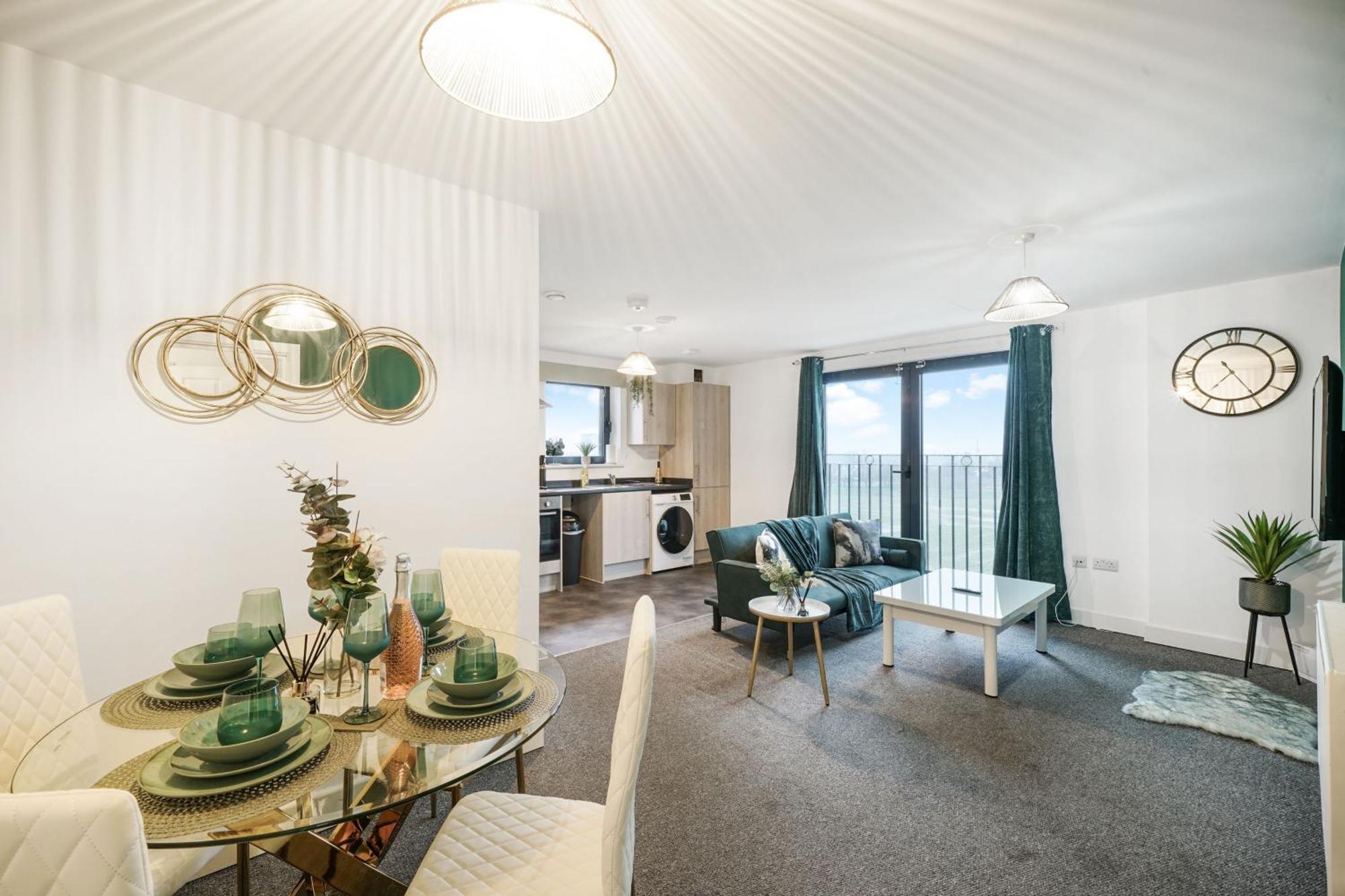 Livestay-New Private Apartment Building Minutes From Heathrow Slough Bagian luar foto