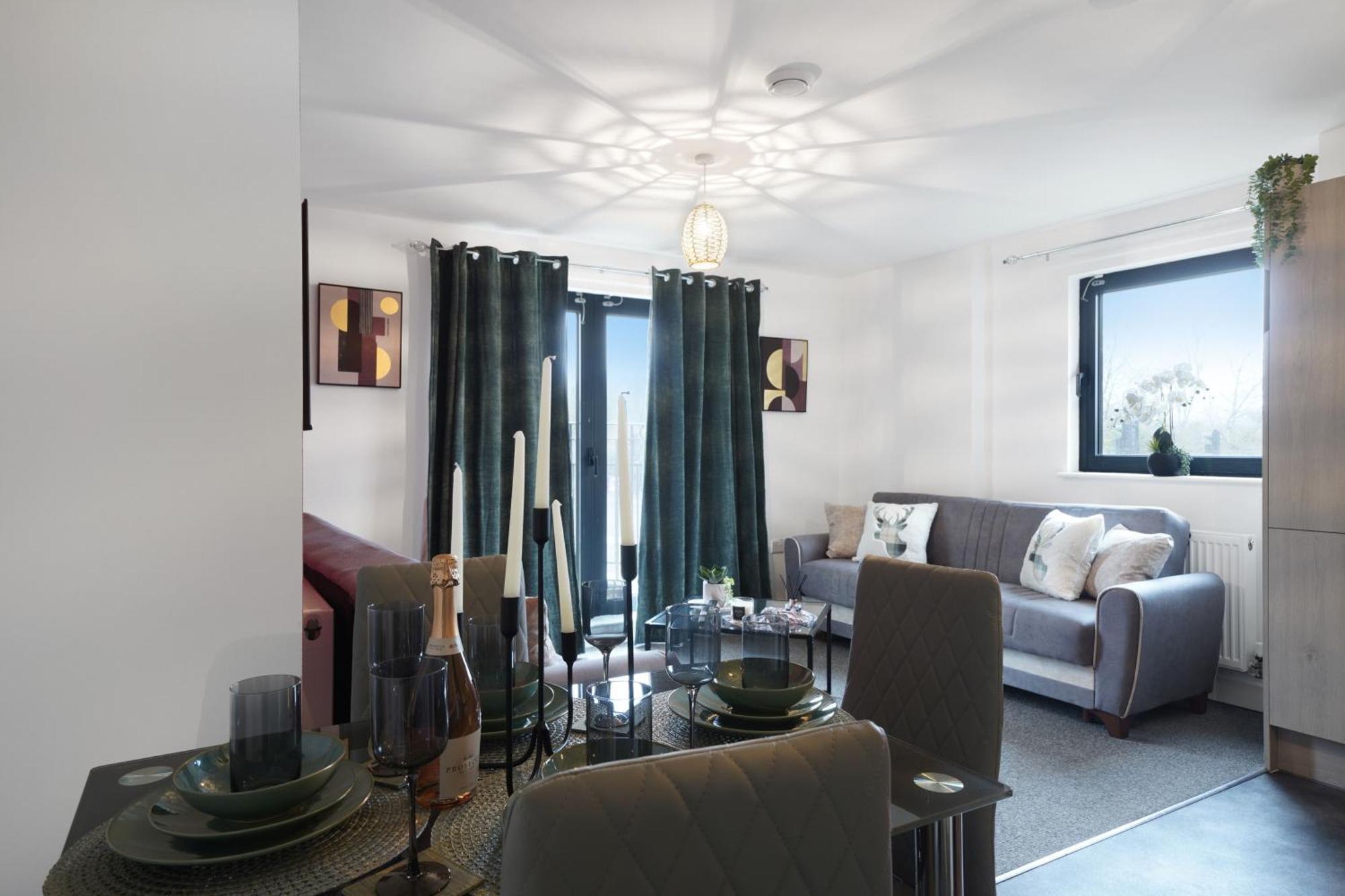 Livestay-New Private Apartment Building Minutes From Heathrow Slough Bagian luar foto