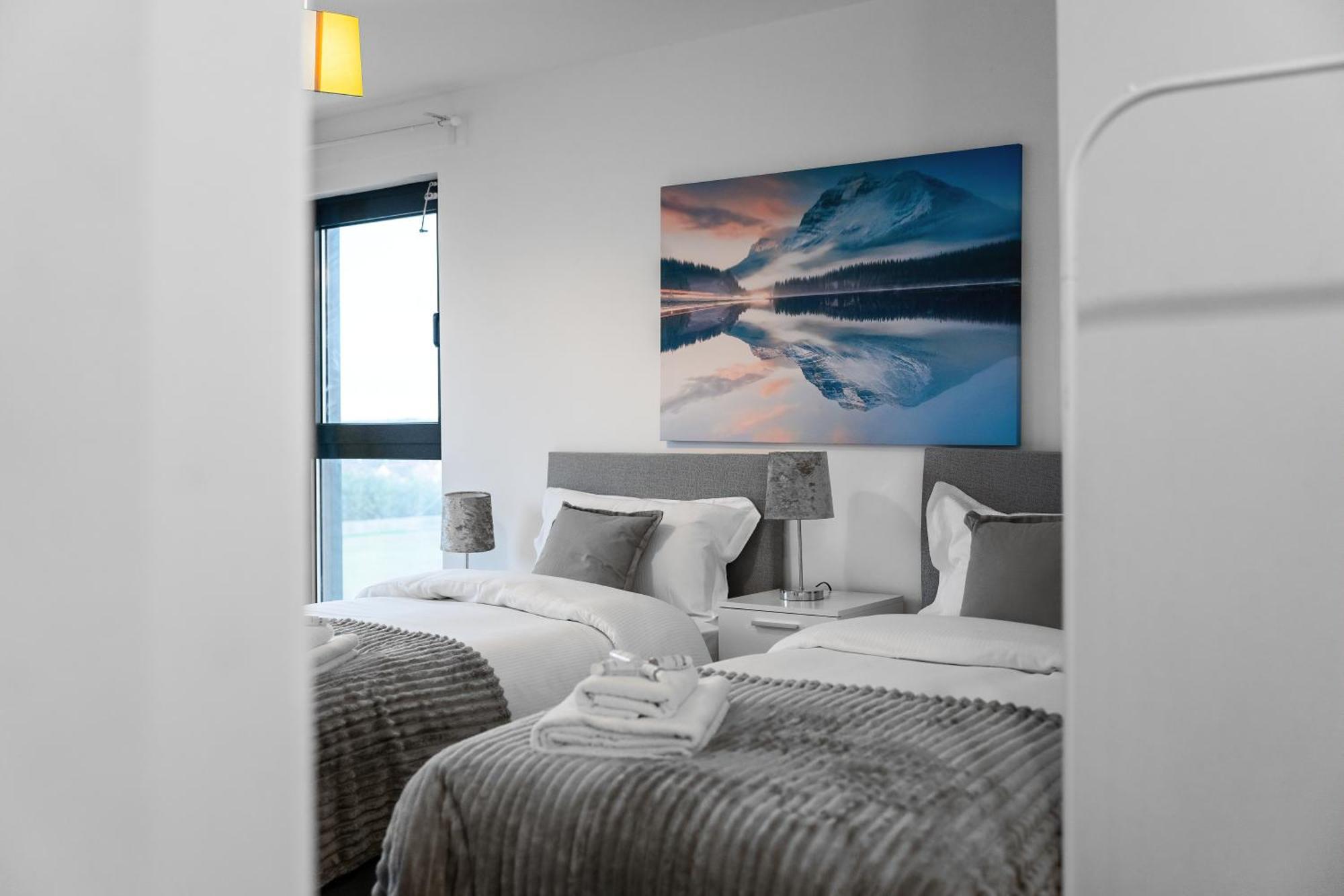 Livestay-New Private Apartment Building Minutes From Heathrow Slough Bagian luar foto