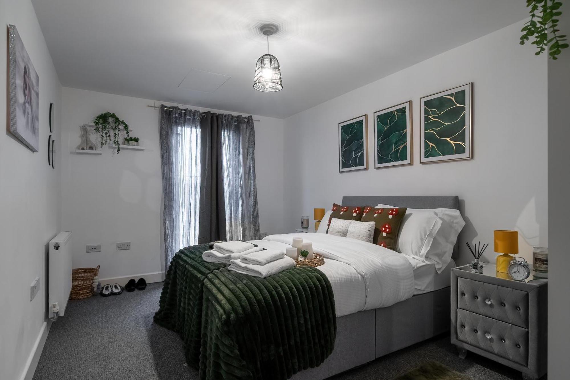 Livestay-New Private Apartment Building Minutes From Heathrow Slough Bagian luar foto