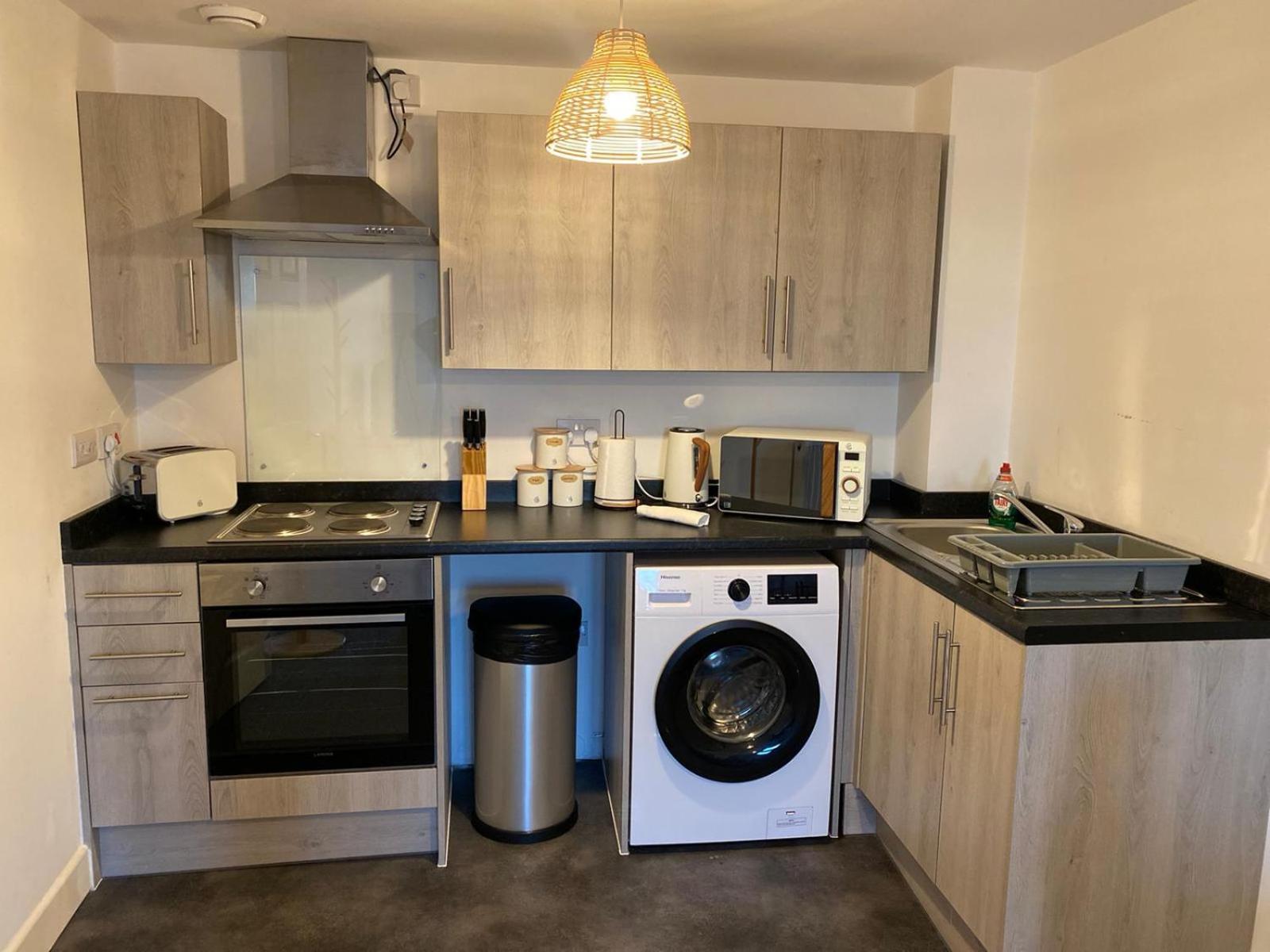 Livestay-New Private Apartment Building Minutes From Heathrow Slough Bagian luar foto