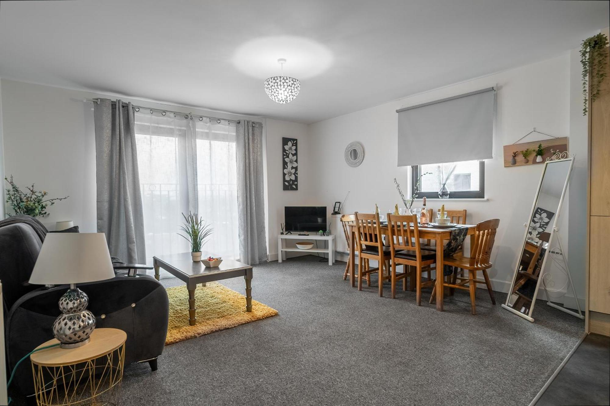 Livestay-New Private Apartment Building Minutes From Heathrow Slough Bagian luar foto