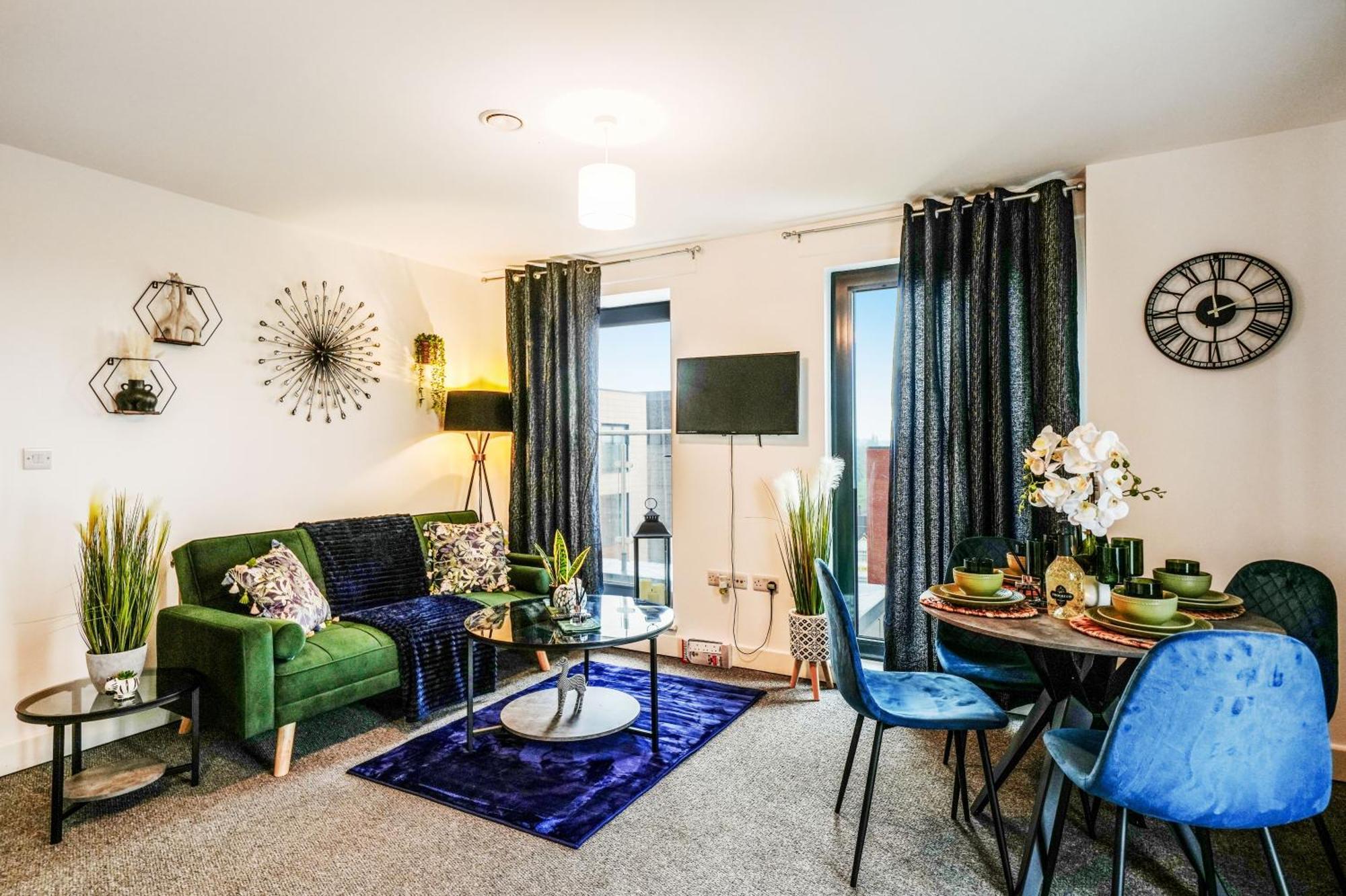 Livestay-New Private Apartment Building Minutes From Heathrow Slough Bagian luar foto