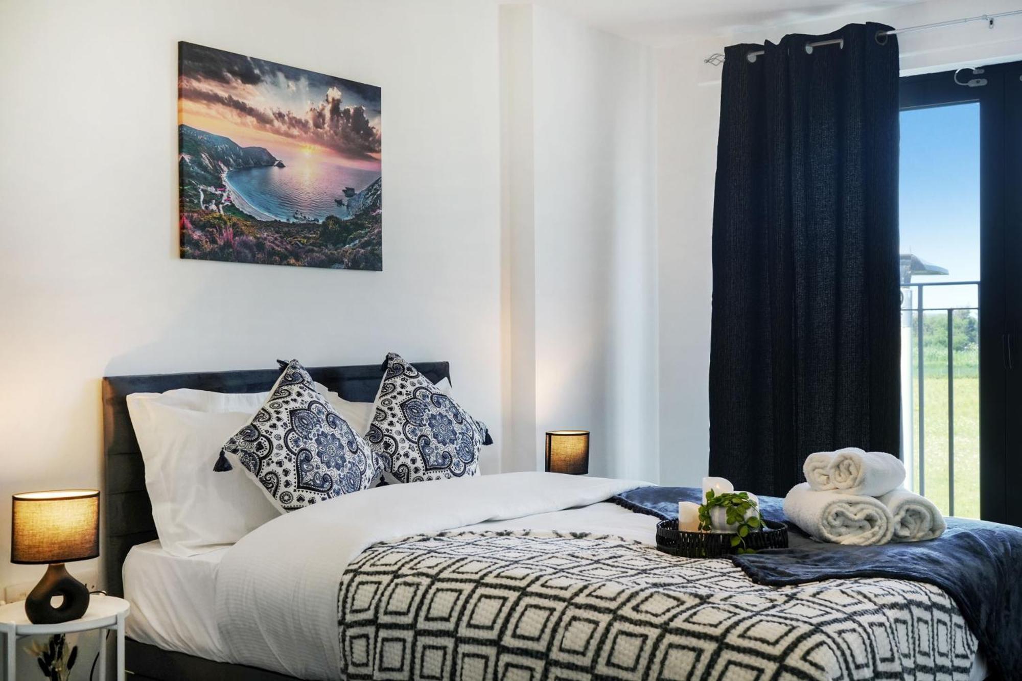 Livestay-New Private Apartment Building Minutes From Heathrow Slough Bagian luar foto