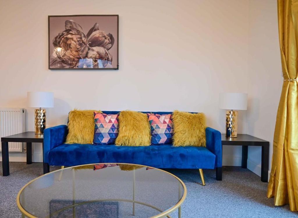 Livestay-New Private Apartment Building Minutes From Heathrow Slough Bagian luar foto