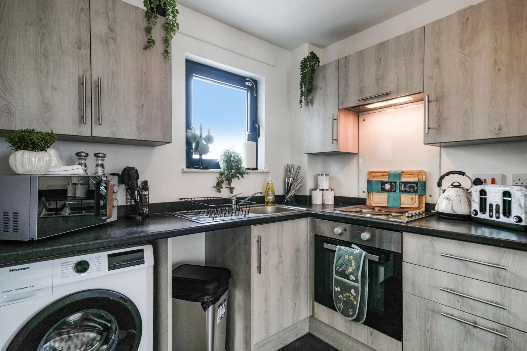 Livestay-New Private Apartment Building Minutes From Heathrow Slough Bagian luar foto