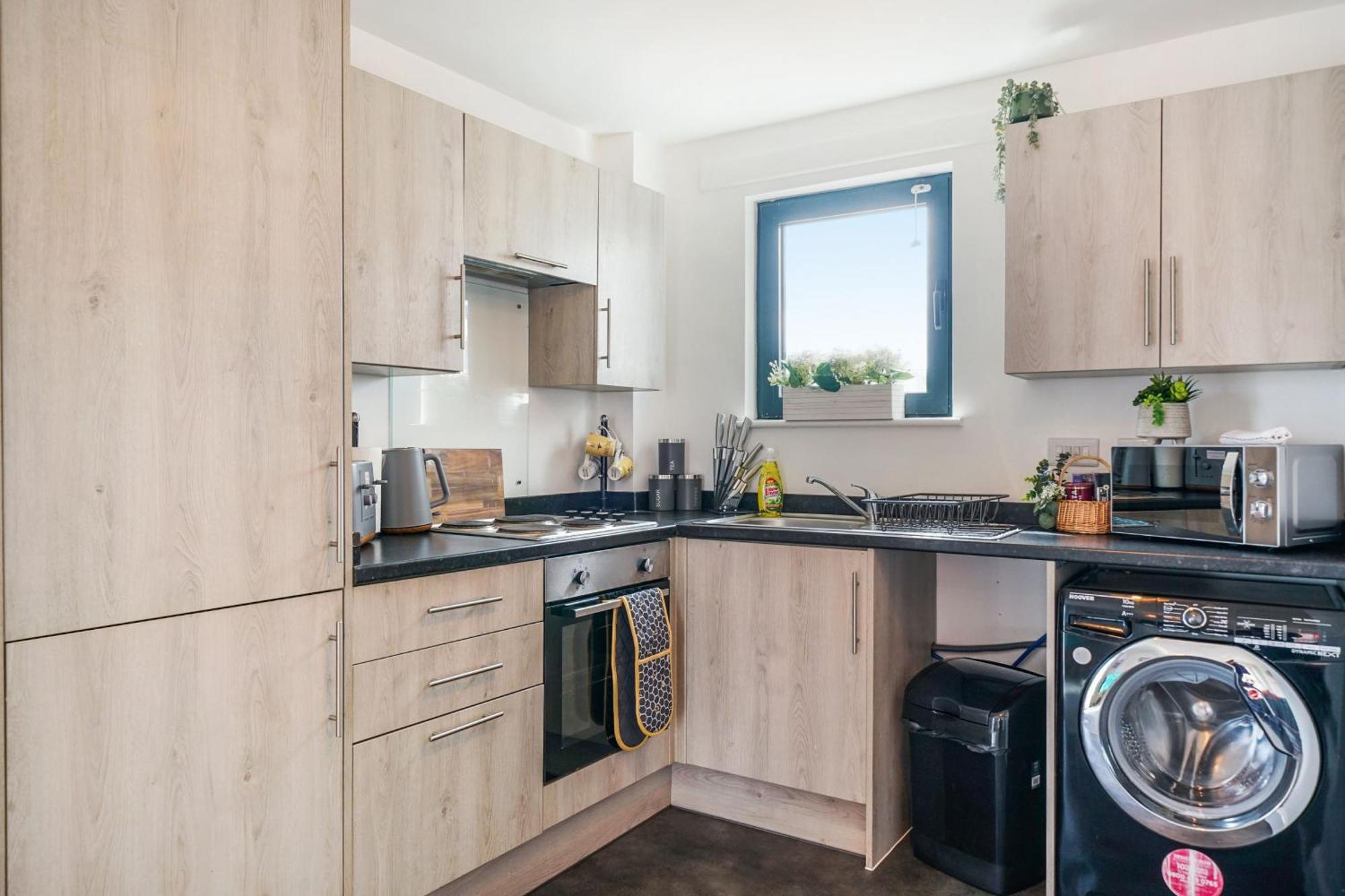 Livestay-New Private Apartment Building Minutes From Heathrow Slough Bagian luar foto